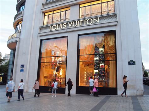 louis vuitton shop online paris|louis vuitton store paris france.